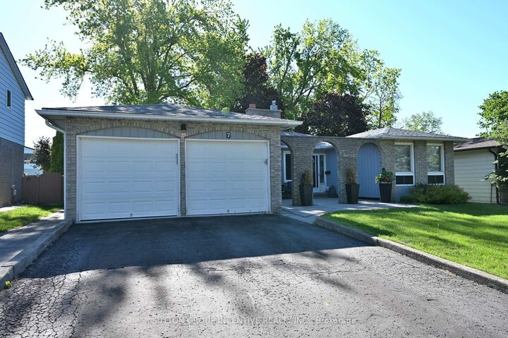 Property Photo:  7 Huron Street  ON L4M 5H2 