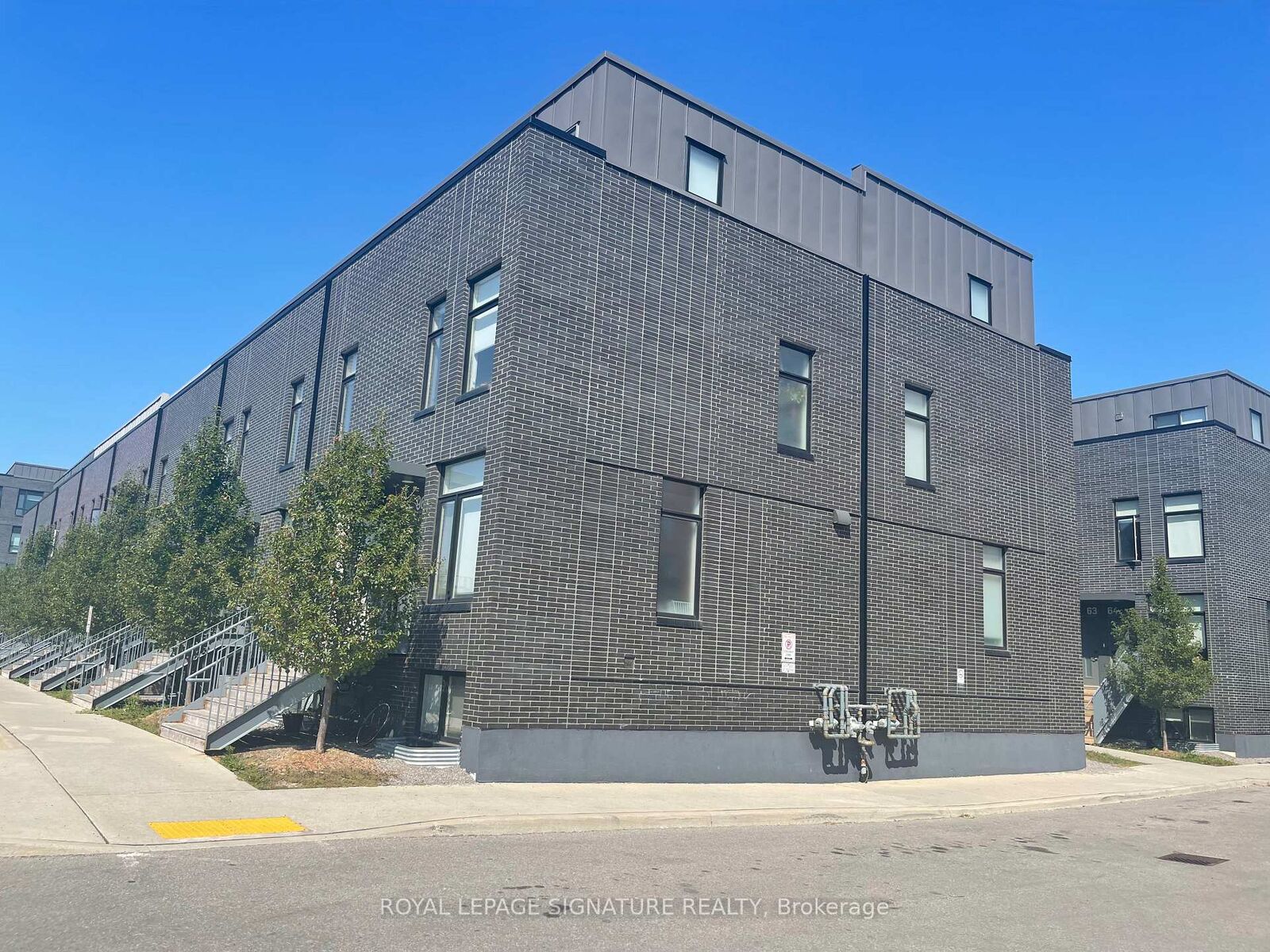 Property Photo: 1760 Simcoe Street N 95A ON L1G 0C3