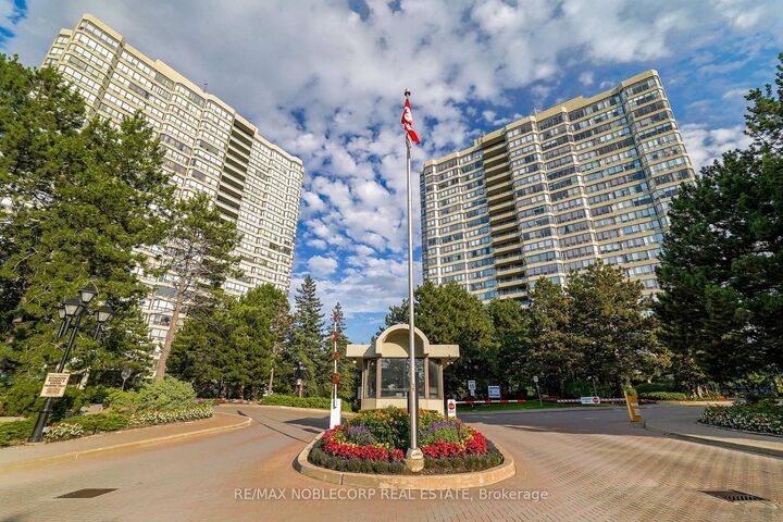 Property Photo:  22 Hanover Road 1603  ON L6S 5K7 