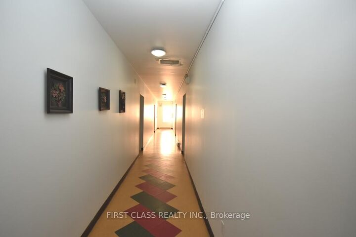 Property Photo: 18 Market Street 3 ON N3T 2Z5