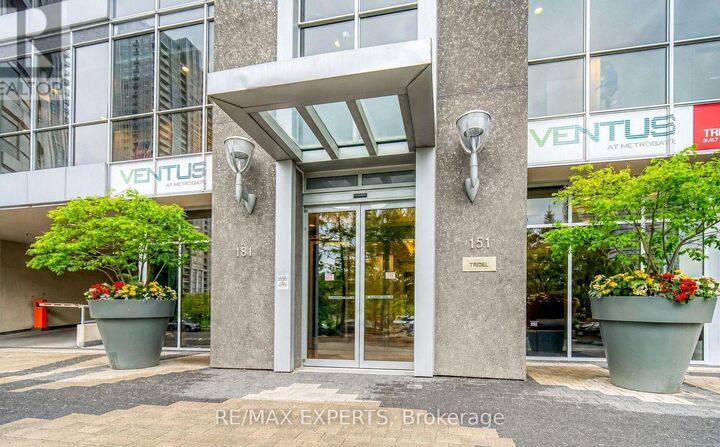 Property Photo: 181 Village Green Square 2714 ON M1S 0L3