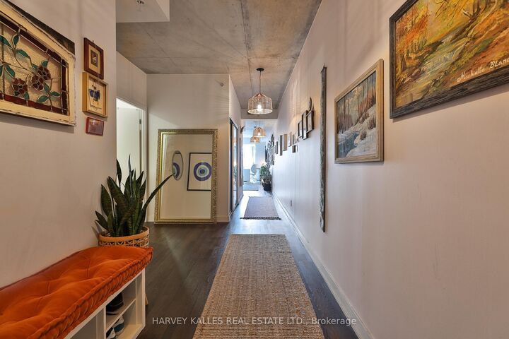 Property Photo: 109 Ossington Avenue 418 ON M6J 0G1