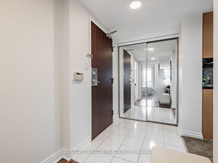 Property Photo:  5765 Yonge Street 1405  ON M2M 4H9 
