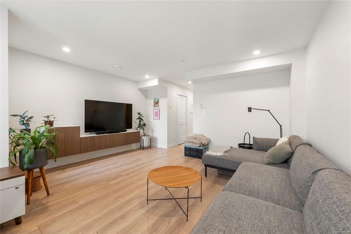 Property Photo: 600 Ninth St #121 BC V9R 0L4