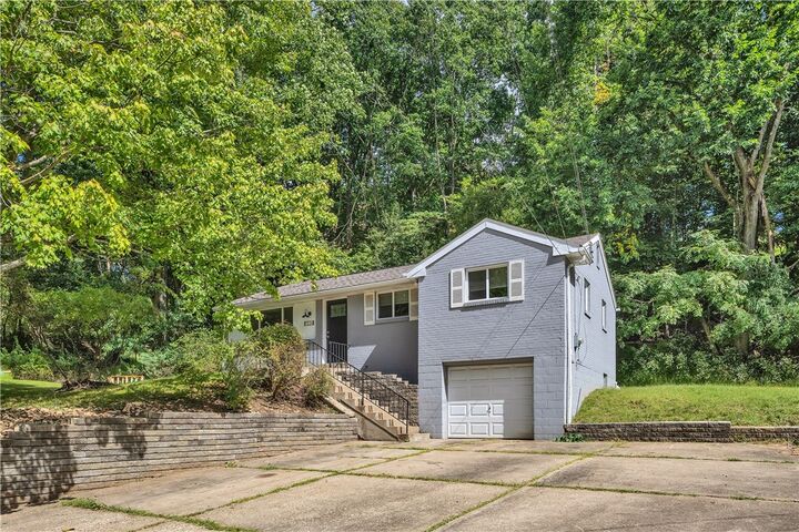 Property Photo:  224 Blaze Cir  PA 15116 