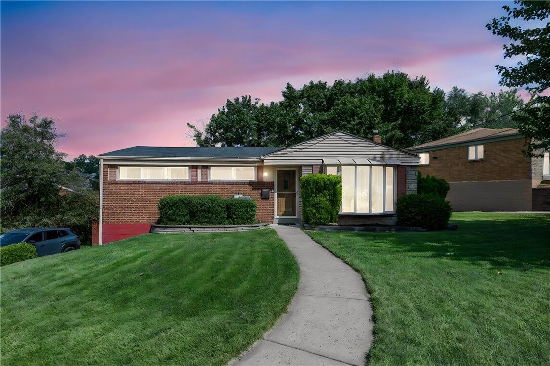Property Photo: 425 Ruthwood Ave PA 15227