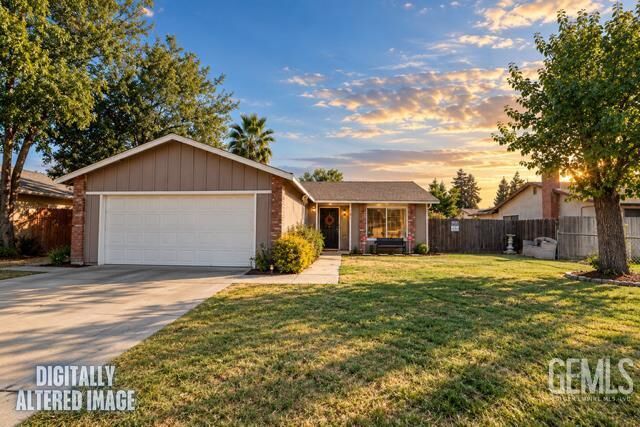 Property Photo: 4625 W Paradise Avenue CA 93277