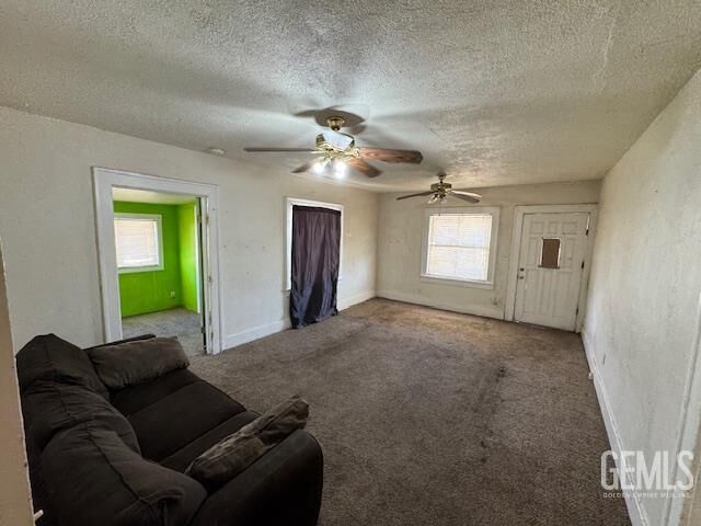Property Photo: 202 Moneta Avenue CA 93308