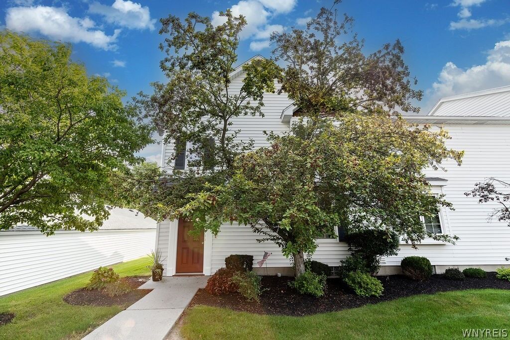 Property Photo: 3 Beacon Park L NY 14228