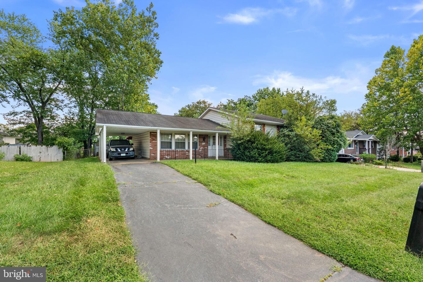Property Photo: 1706 N Sterling Boulevard VA 20164