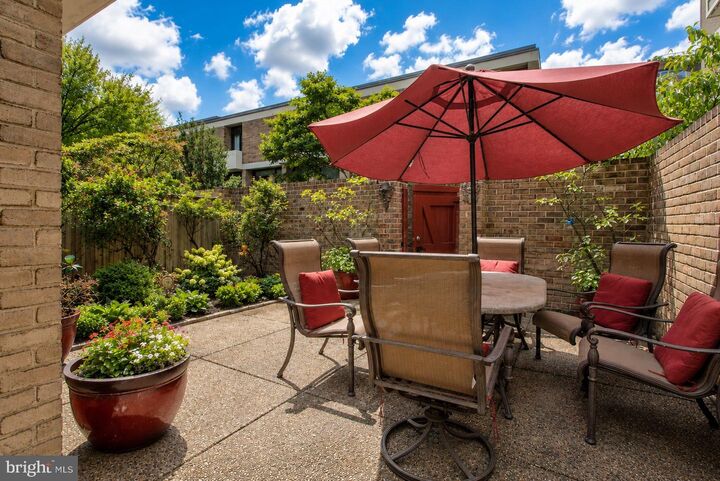 Property Photo: 427 N Street SW DC 20024