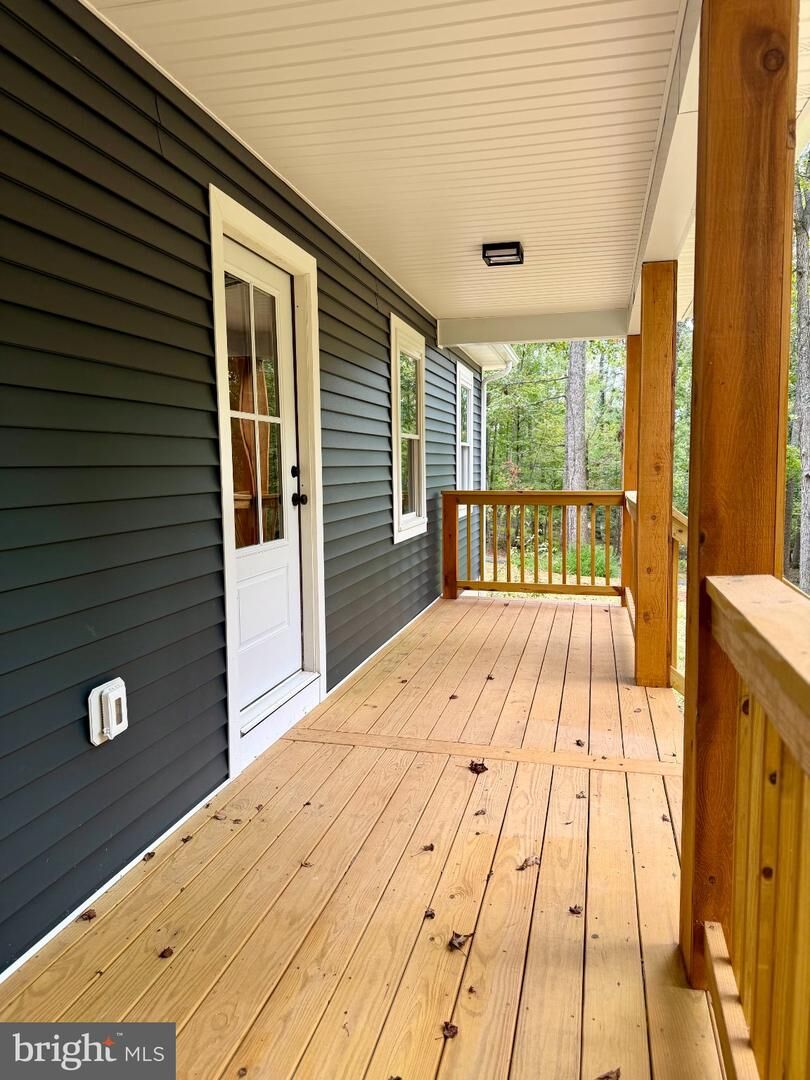 Property Photo: 1375 Rose Lane VA 20106