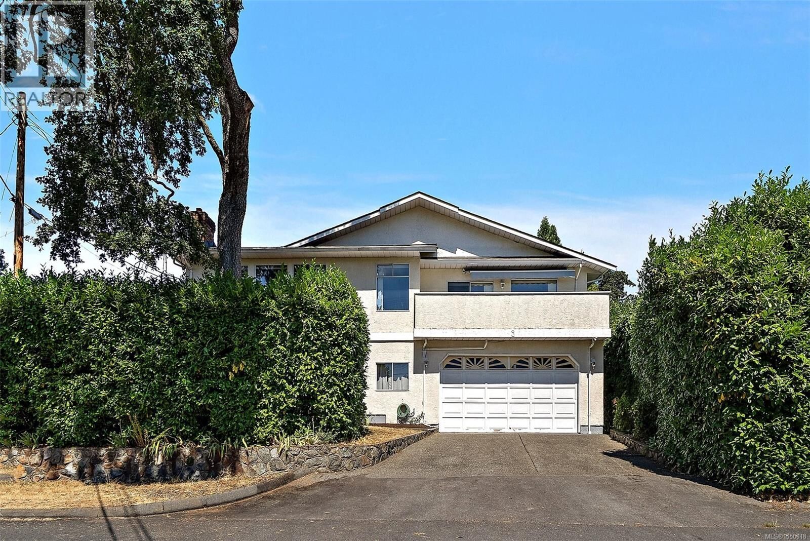 Property Photo:  3301 Argyle Place  BC V8P 5R8 