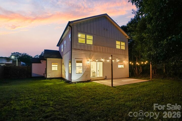 Property Photo:  526 Seldon Drive  NC 28216 
