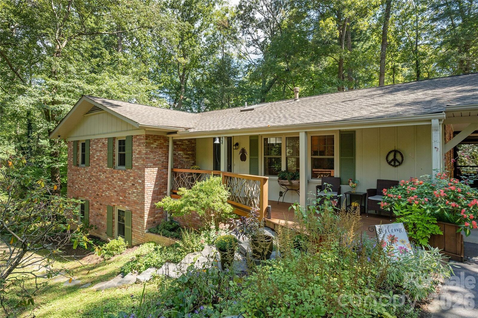 Property Photo: 906 Indian Hill Road NC 28792