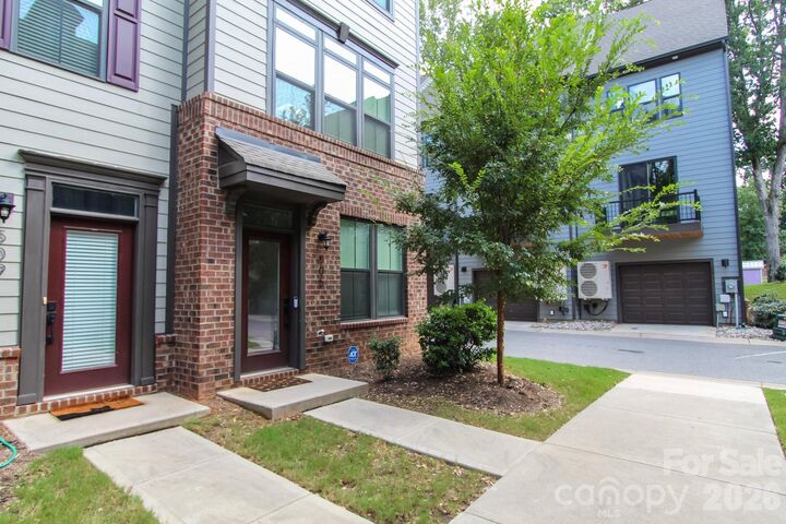 Property Photo:  505 Cubitt Court  NC 28205 