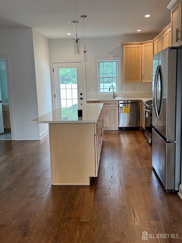 Property Photo:  14 Moyse Place  NJ 08820 
