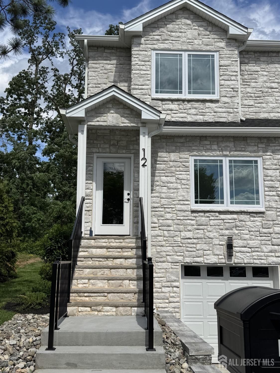 Property Photo:  12 Moyse Place  NJ 08820 