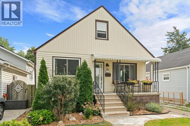 Property Photo:  2578 George  ON N8W 4M7 