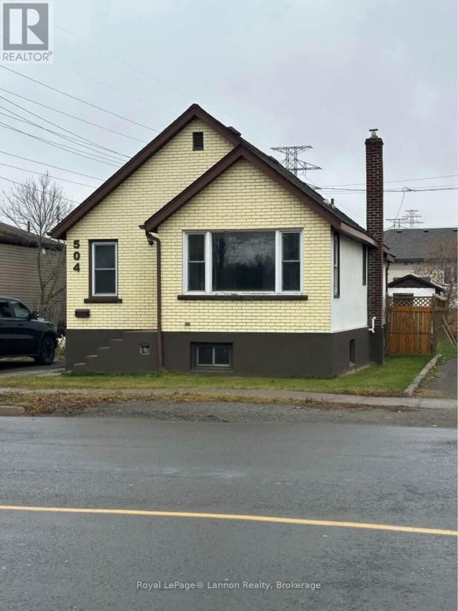 Property Photo:  504 Frederica Street West  ON P7E 3W7 