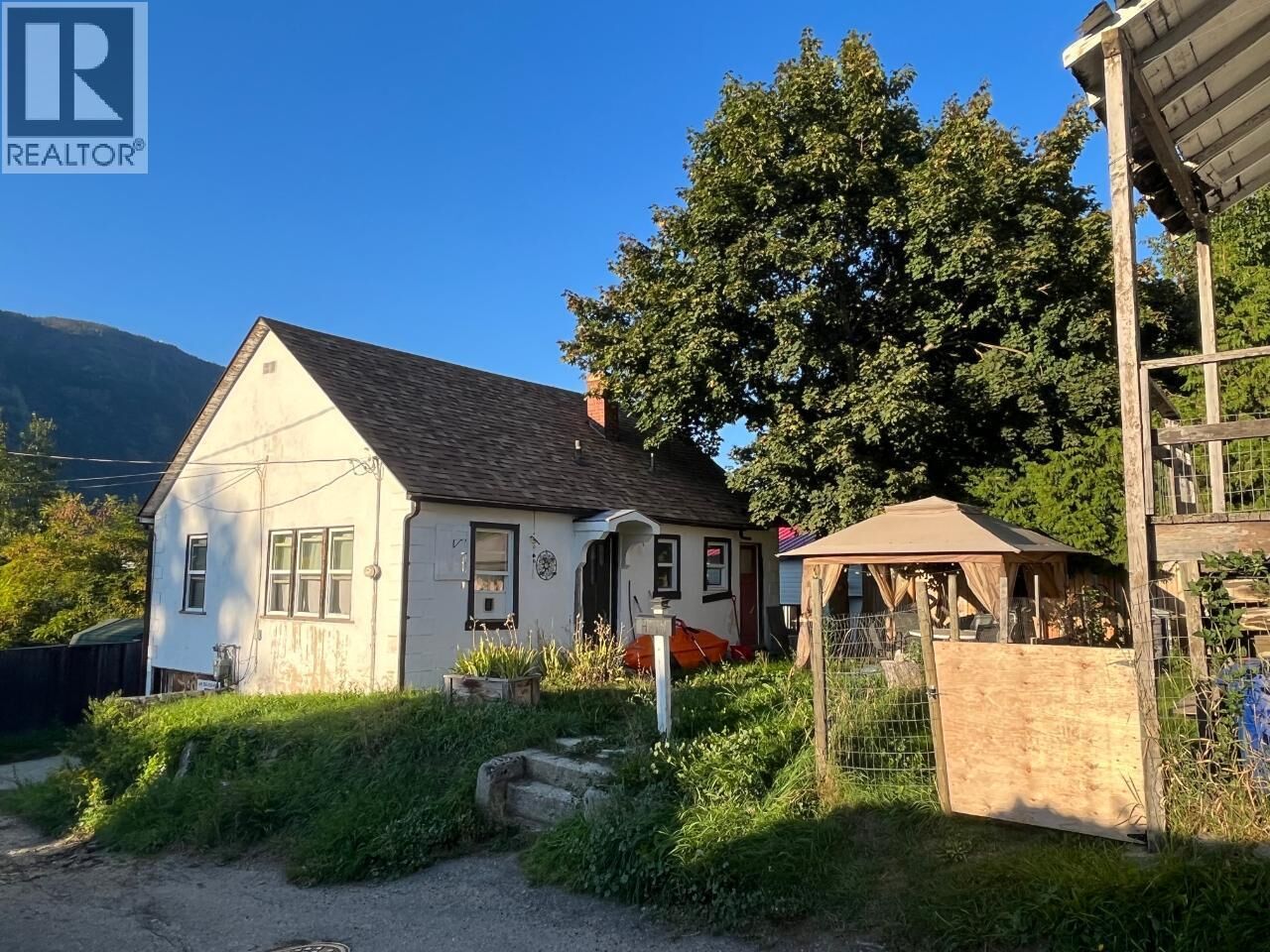 Property Photo:  411 Latimer Street  BC V1L 4T7 