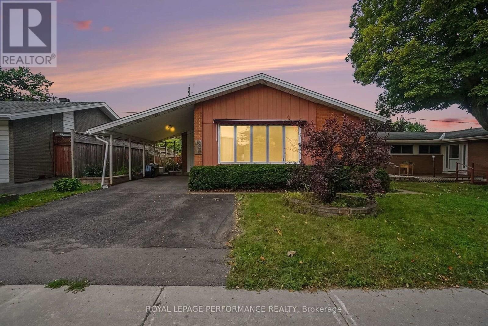 Property Photo:  1374 Highgate Road  ON K2C 2Y6 