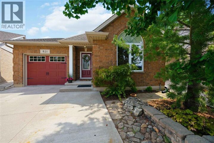 Property Photo:  821 Carriage Way  ON N7W 0A5 
