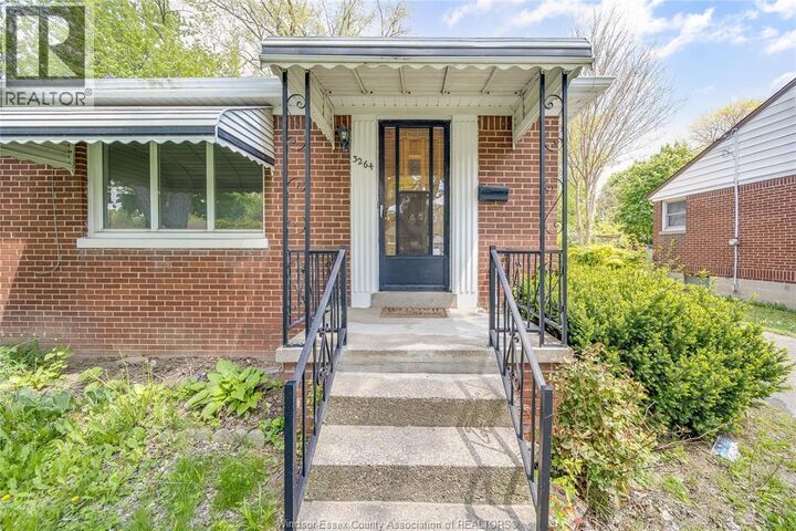 Property Photo:  3264 Dominion Boulevard  ON N9E 2N5 