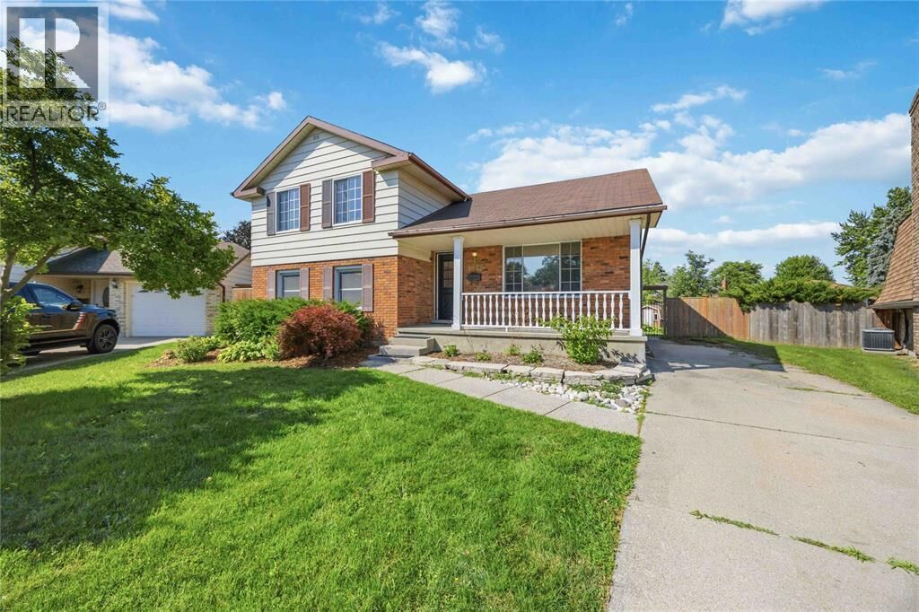 Property Photo:  1076 Brimwood Crescent  ON N7S 5E9 