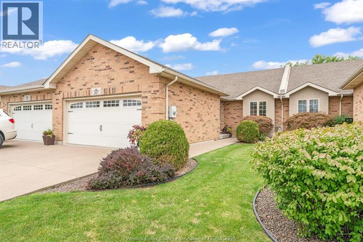 Property Photo:  307 Golfview Drive  ON N9V 0A1 