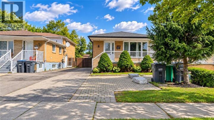 Property Photo:  3425 Laddie Crescent Upper  ON L4T 1N2 