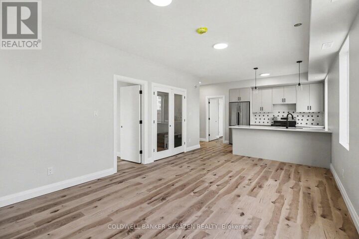 Property Photo:  42 McArthur Avenue 301  ON K1L 6R2 