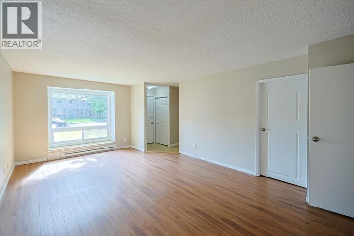 Property Photo:  253 Hampton Avenue 253  ON N7S 4Z2 
