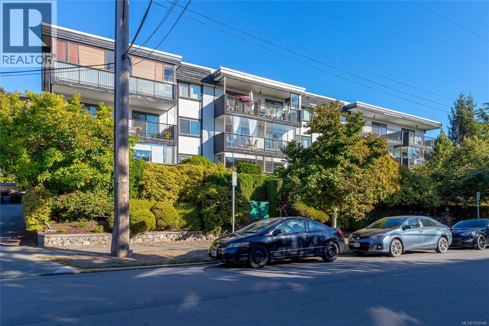 Property Photo: 1039 Linden Avenue 304 BC V8V 4H4