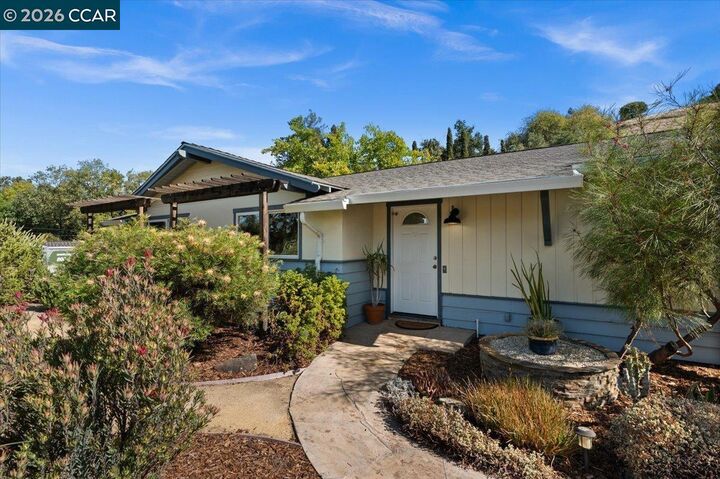 Property Photo:  418 Marshall Drive  CA 94598 