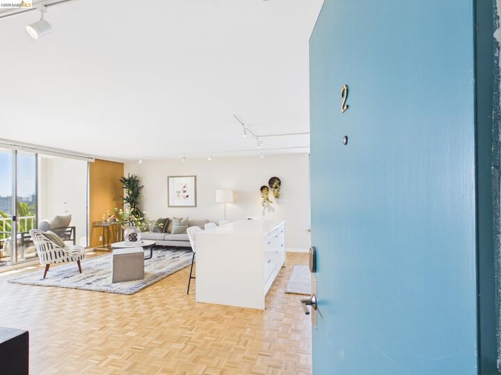 Property Photo:  320 Lee St 702  CA 94610 