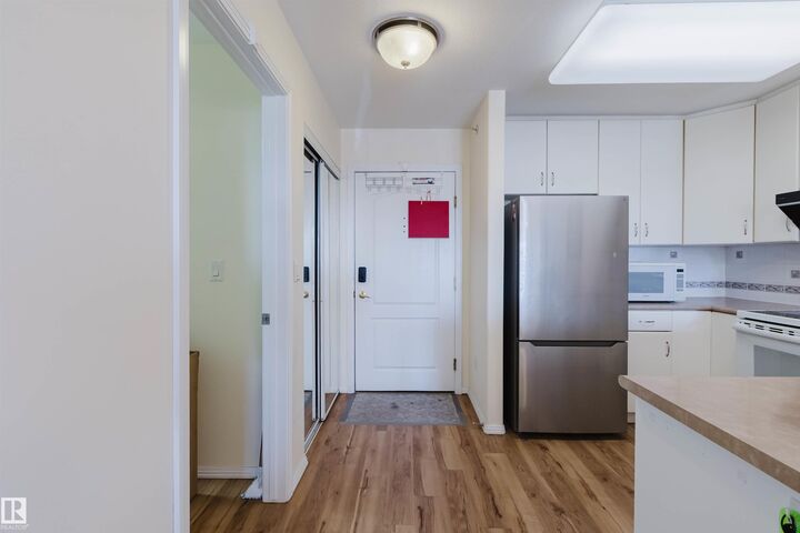 Property Photo:  8922 156 Street NW 405  AB T5R 5Z3 