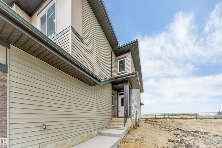 Property Photo: 208 Falcon Crescent AB T0B 3M3