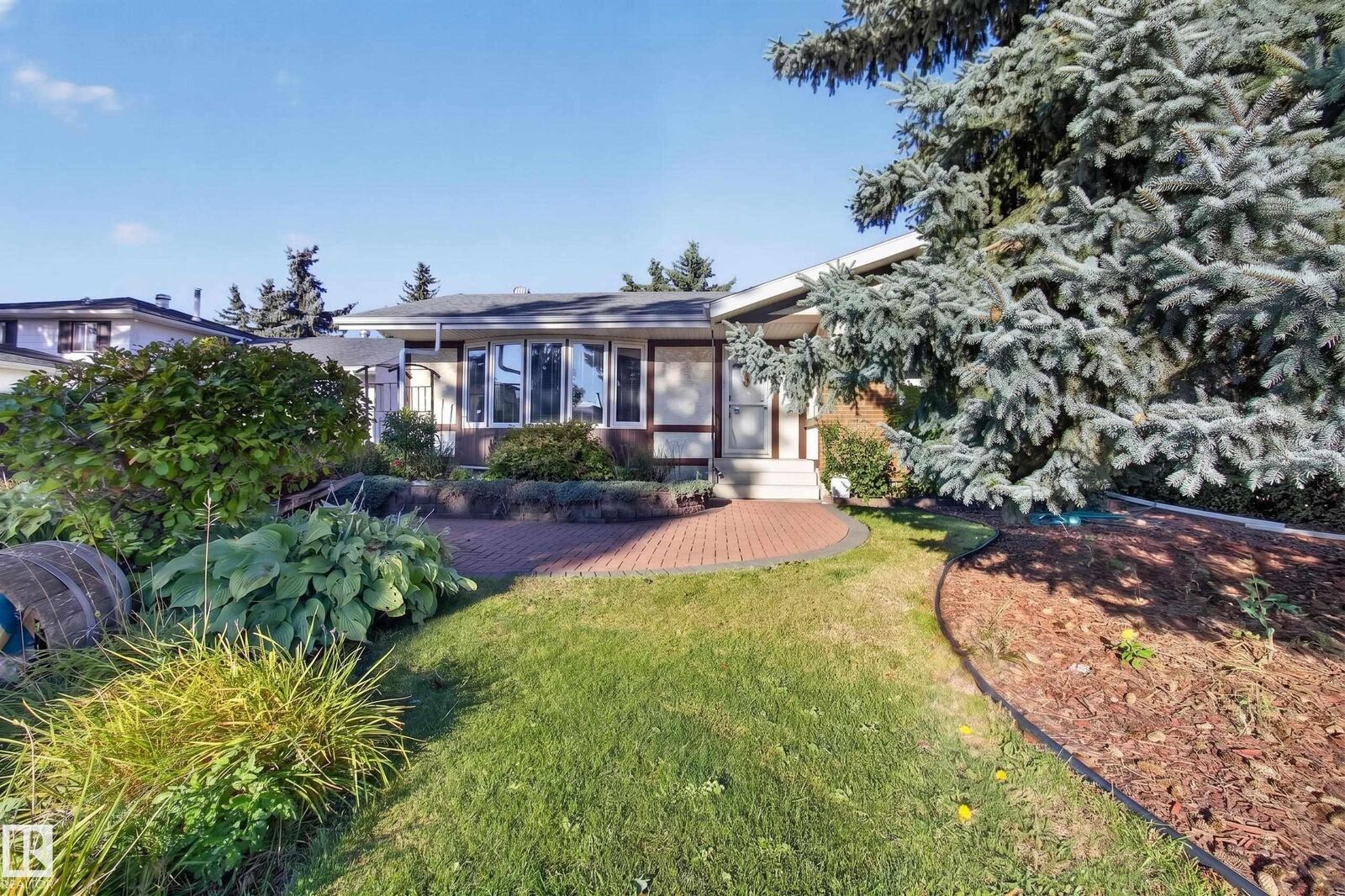 Property Photo:  3918 103B Street NW  AB T6J 2X9 