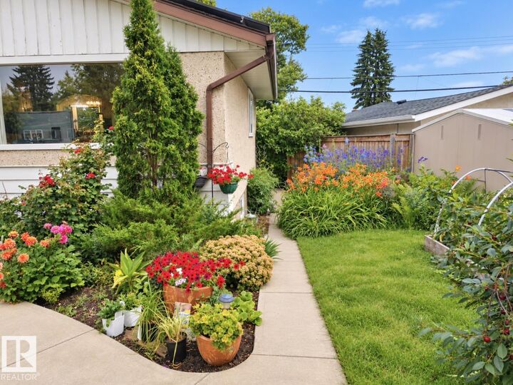 Property Photo:  8311 160 Street NW  AB T5R 2H2 