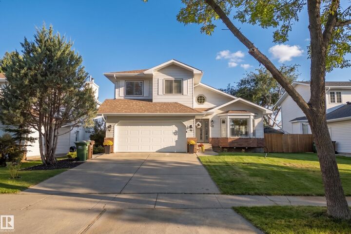 Property Photo:  38 Deane Crescent  AB T8N 4Z4 