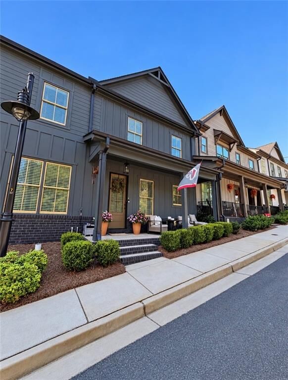 Property Photo: 5611 Pine Street GA 30542
