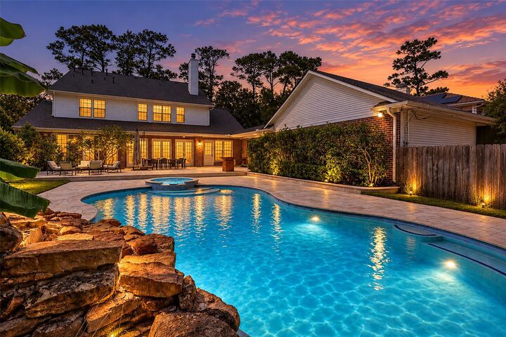 Property Photo:  23 E Shady Lane A  TX 77063 