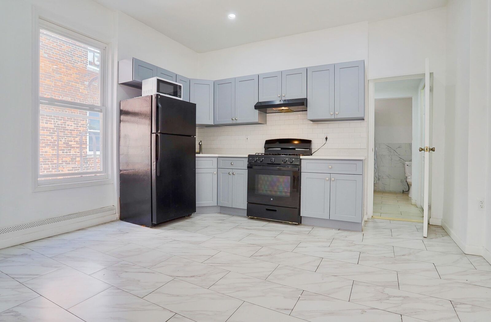 Property Photo:  190 Clinton Ave 4  NJ 07302 