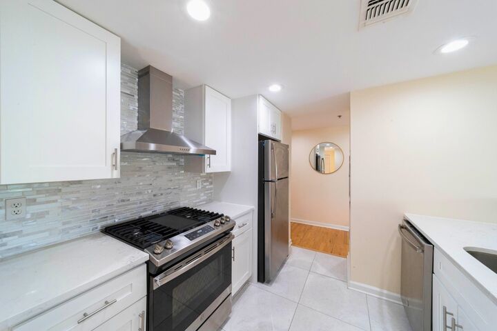 Property Photo: 920 Jefferson St 506 NJ 07030