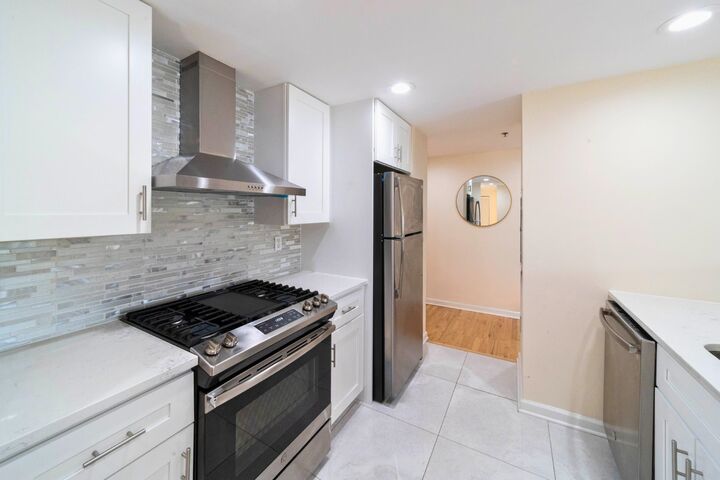 Property Photo:  920 Jefferson St 506  NJ 07030 
