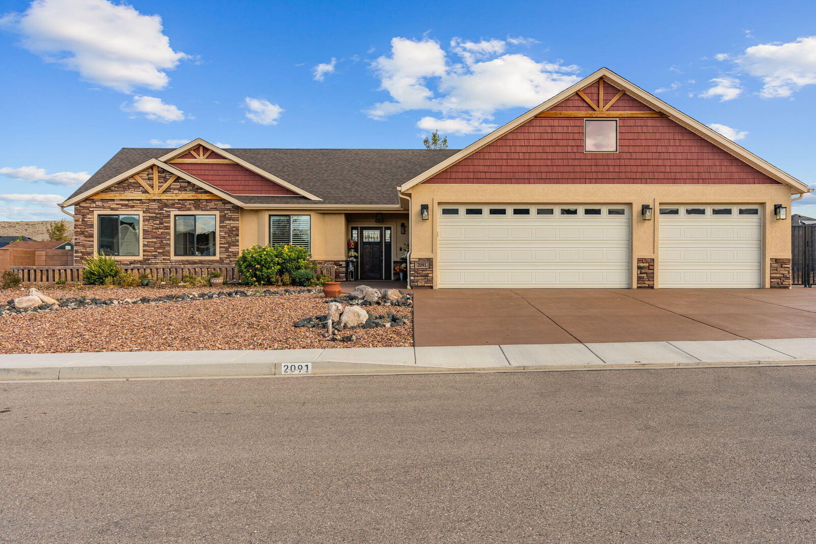 Property Photo:  2091 E Mountain View Loop  UT 84721 
