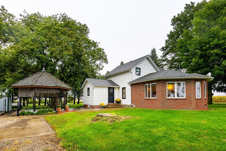 Property Photo: 1555 Q Avenue IA 50156
