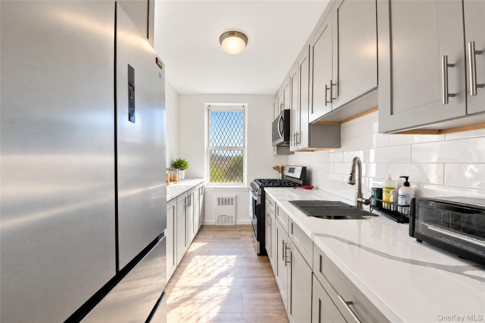 Property Photo:  300 N Broadway 4M  NY 10701 