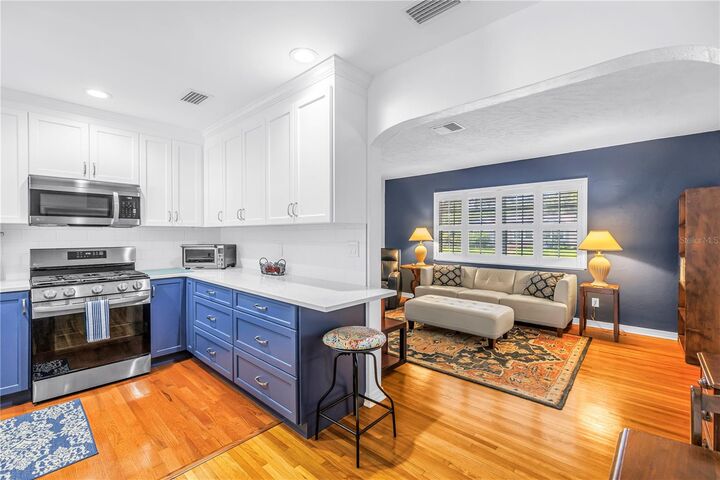 Property Photo: 755 39th Avenue NE FL 33703